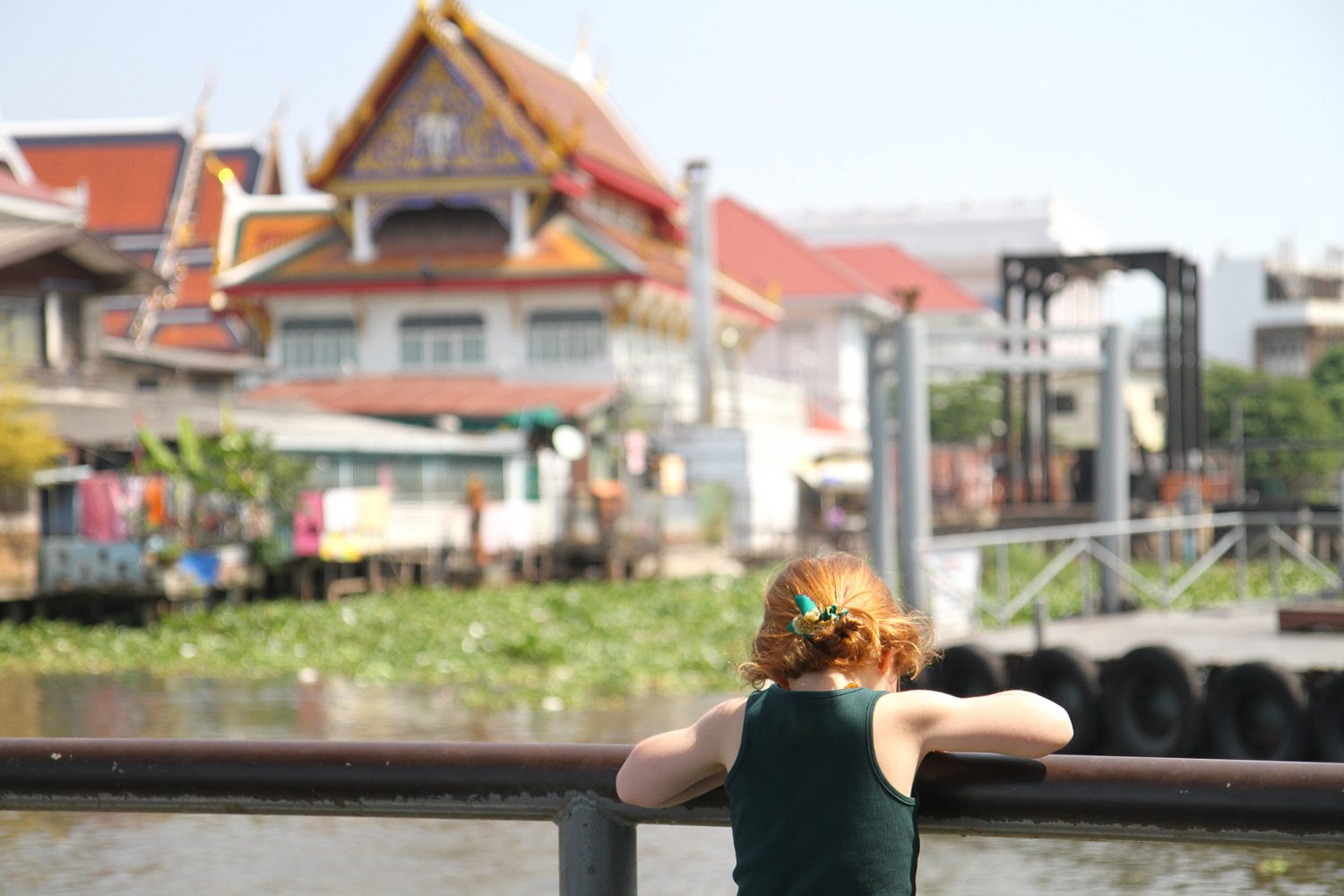 Sur les bords du fleuve à Bangkok