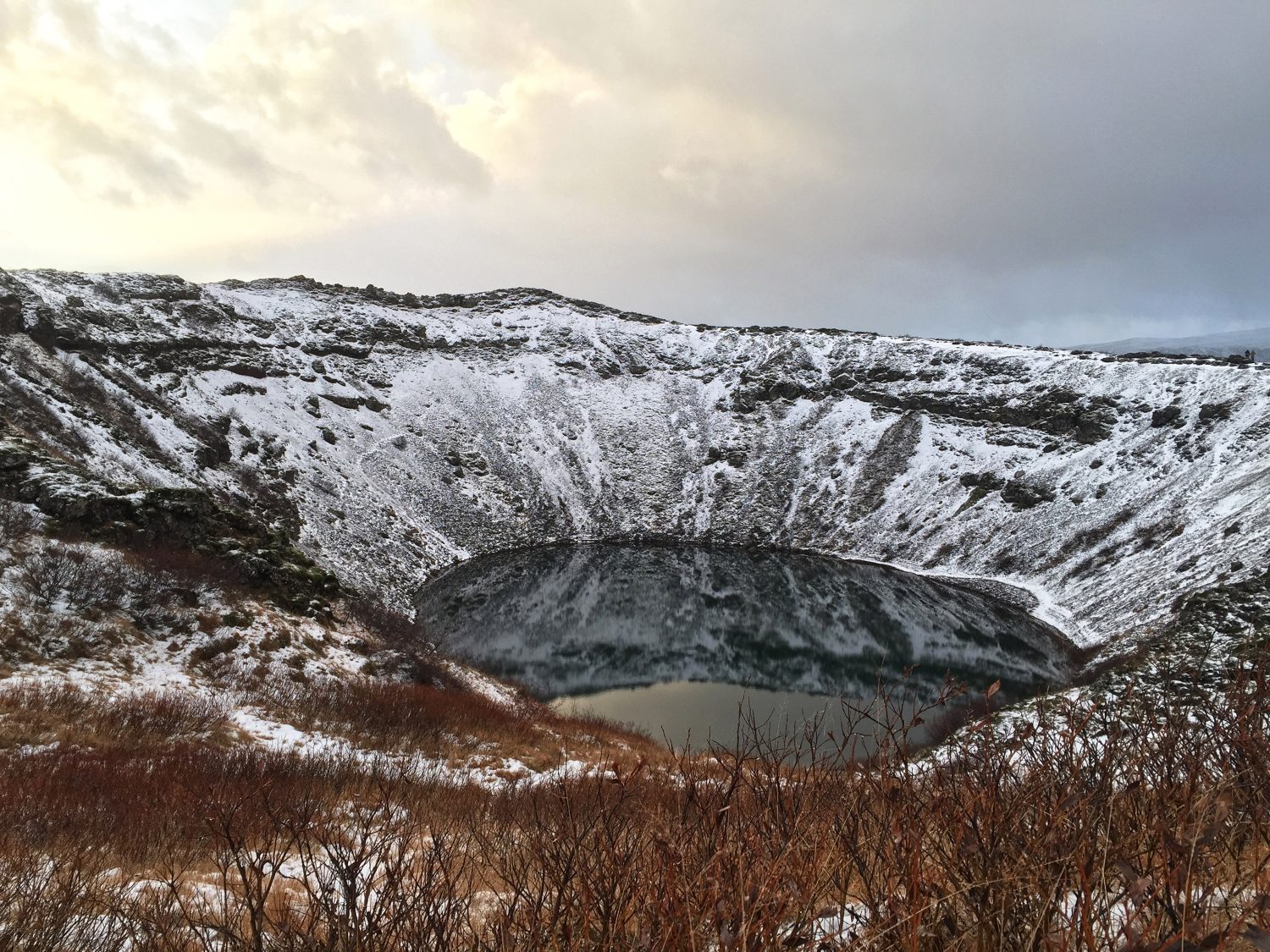 cratère du volcan kérid en islande