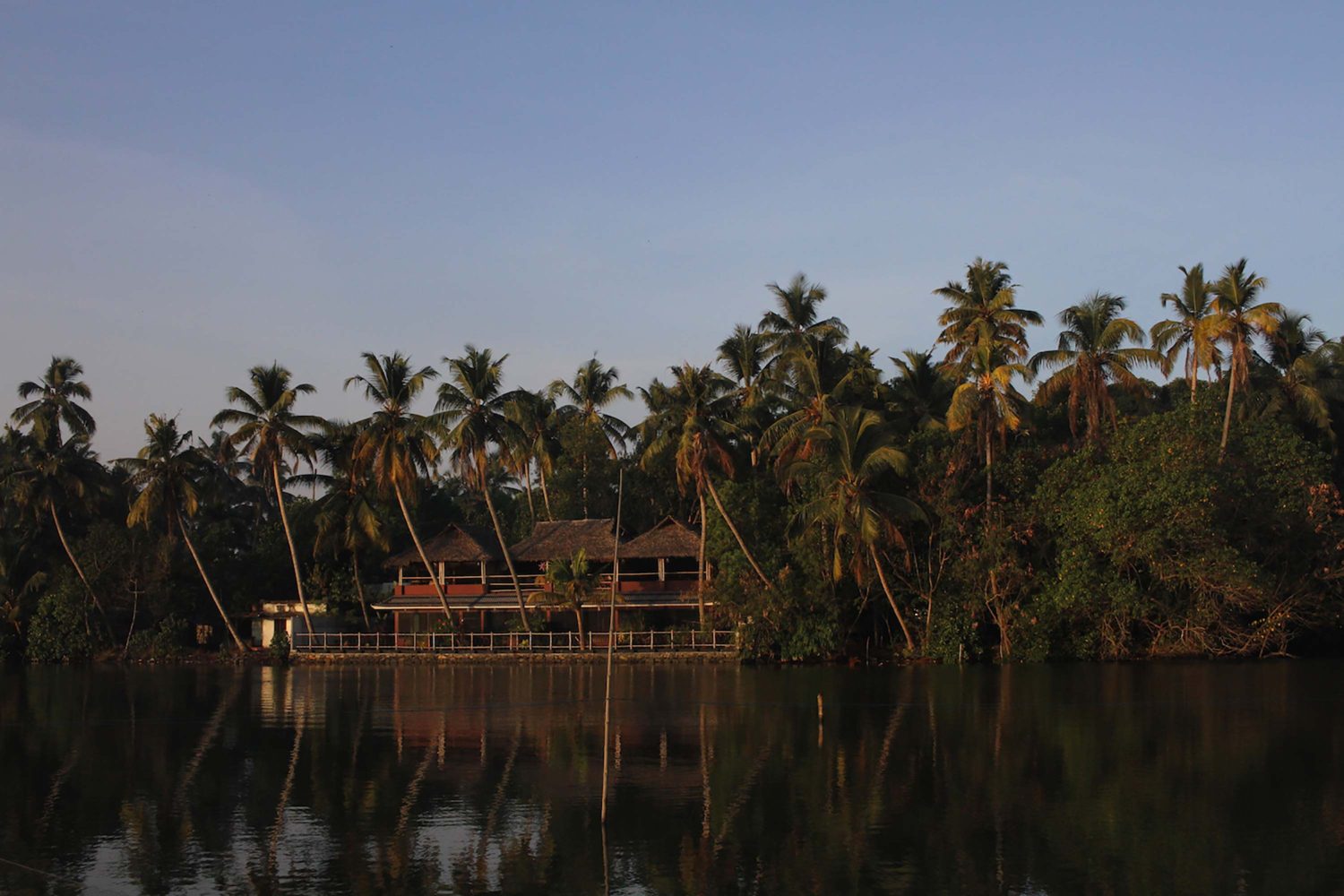 vala house backwaters Cherai beach 