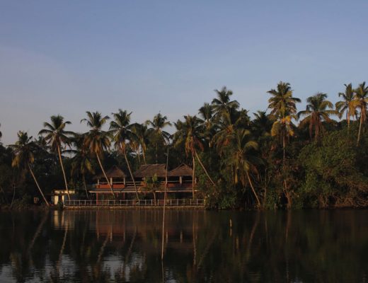 vala house backwaters Cherai beach