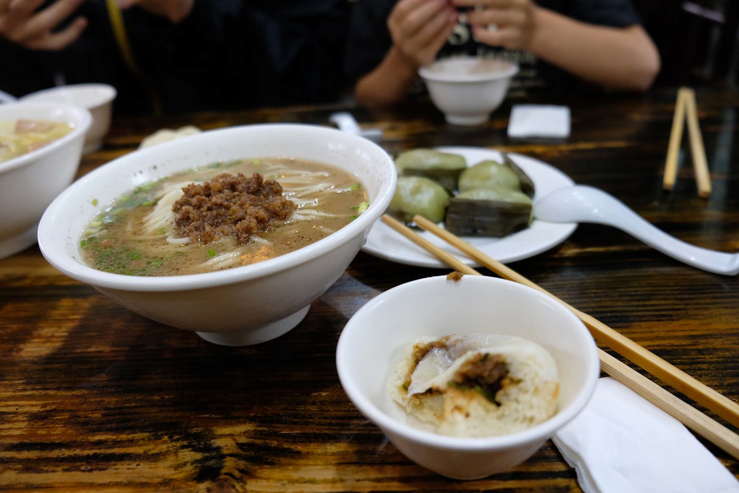 repas en chine soupe de nouilles 