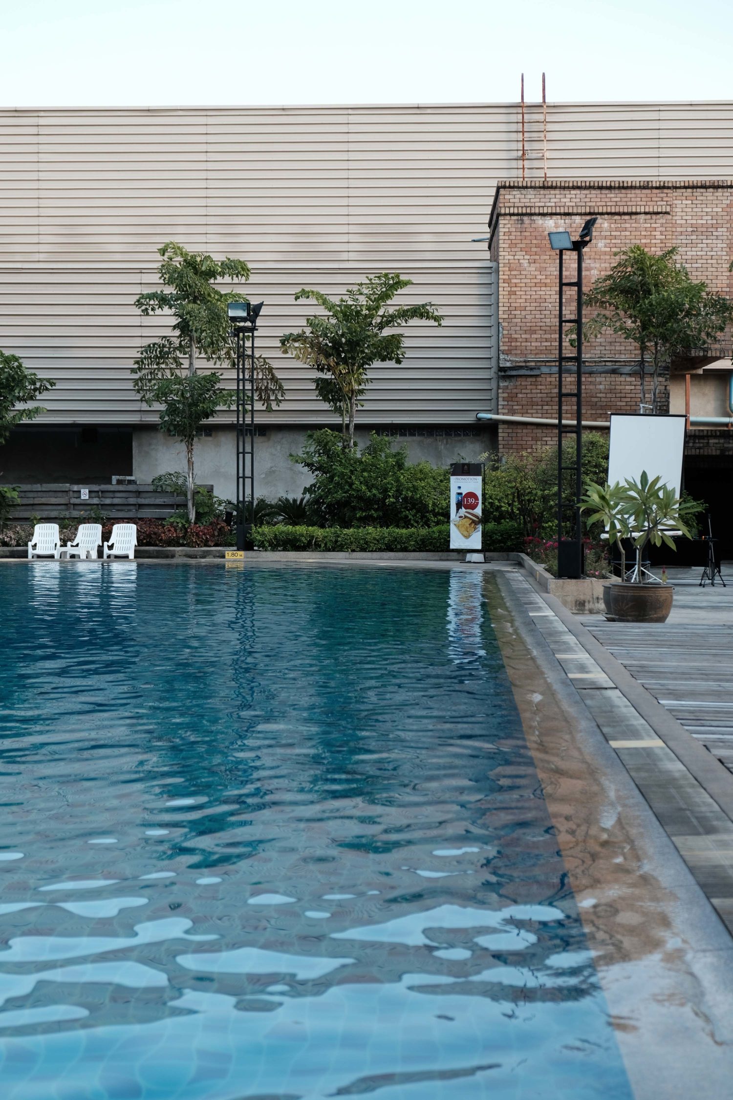 Piscine Chiang mai hôtel Lotus